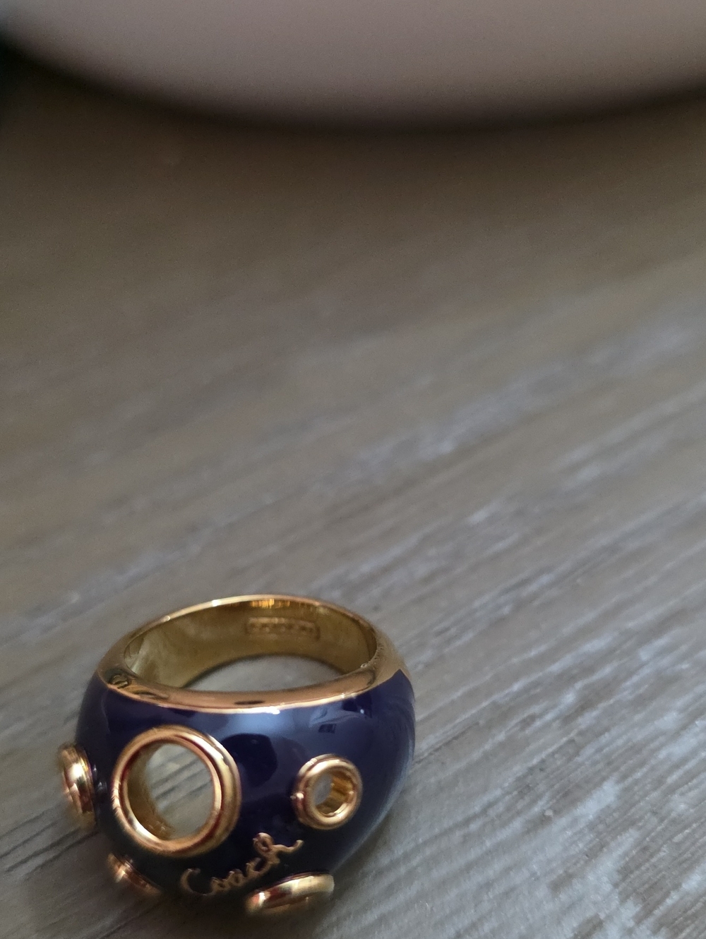 Coach Size 8 Navy Enamel And Gold Toned Harware RING - Picture 3 of 4